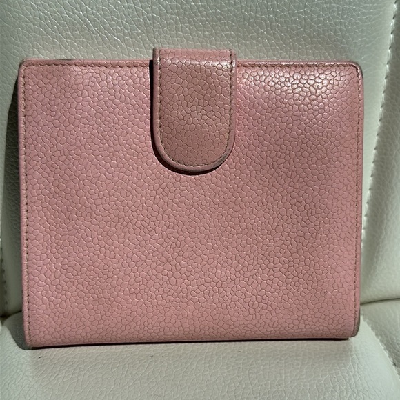 Chanel pink caviar compact wallet - Picture 3 of 11